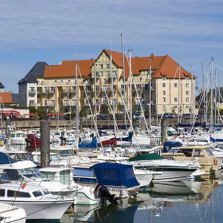 Port Guillaume - Maeva 아파트 *
